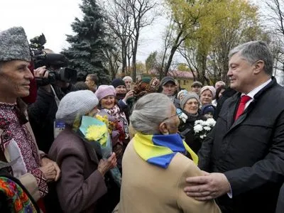 Україна не допустить ворожих маневрів РФ із кордоном Білорусі - Порошенко