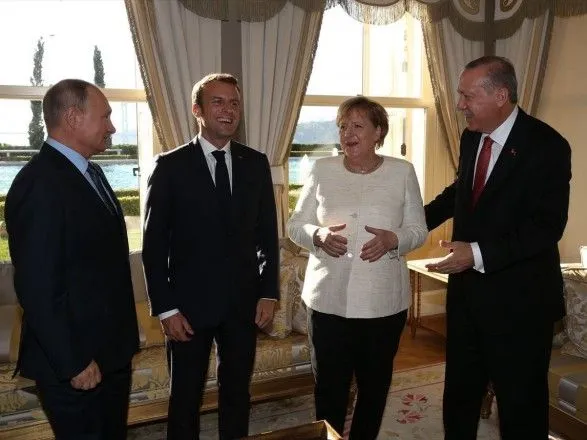 Стартував саміт лідерів РФ, Німеччини, Франції та Туреччини щодо сирійського питання