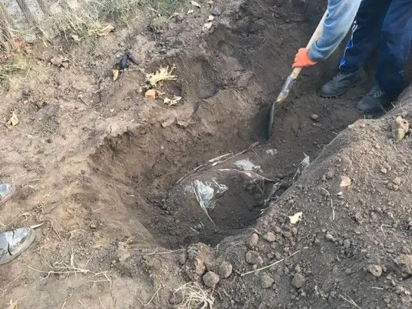 На території приватного будинку на Дніпропетровщині знайшли 5 трупів