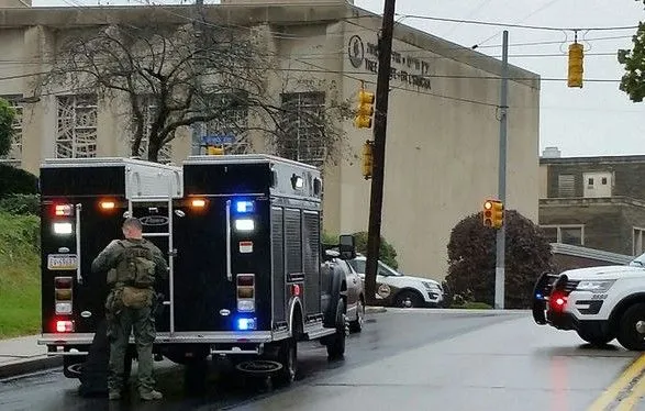 Нападавшему на синагогу в Питтсбурге выдвинуты обвинения из 29 пунктов