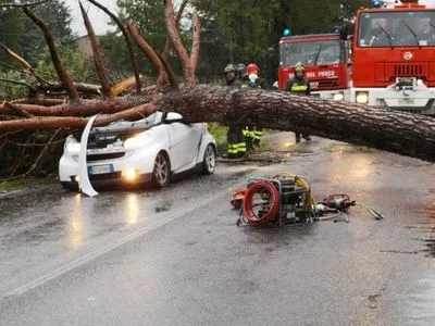Негода в Італії забрала життя вже 11 осіб