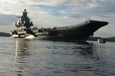 В России назвали причину затопления плавдока авианосца "Адмирал Кузнецов"