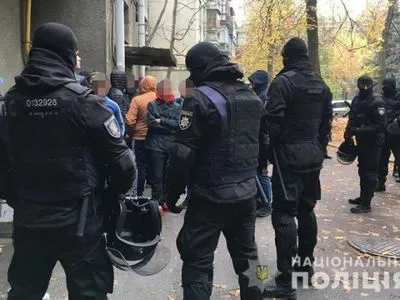 На столичном Печерске полиция задержала вооруженную группу "титушек"