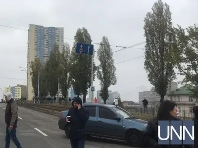 Автобусы изменили маршруты из-за акций протеста на Харьковском шоссе