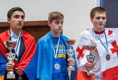 Юные украинцы завоевали три награды на ЧМ по шахматам среди юношей и девушек
