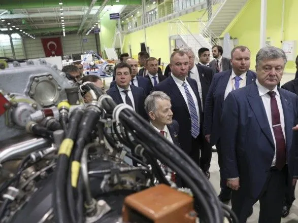 У Порошенка заявили про можливу співпрацю з ОПК Туреччини після візиту на завод дронів
