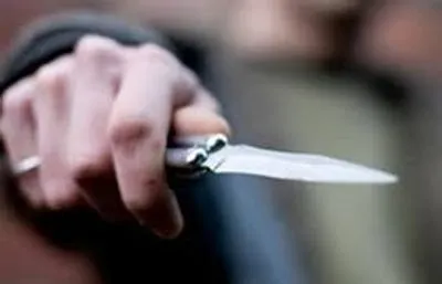 У Львові чоловік погрожував жінці ножем