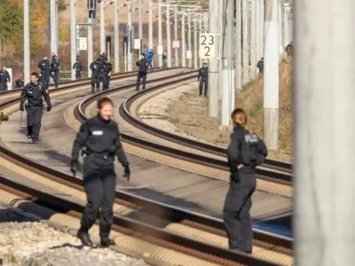 Германия усилила контроль на железной дороге после попытки сбить поезд с рельсов