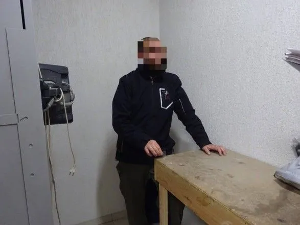 Инспектора Киевского СИЗО поймали на попытке передать наркотики