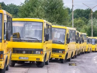 У Тернополі перевізники не вийшли на маршрути після скасування подорожчання проїзду