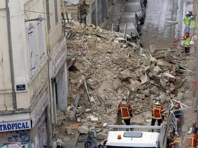 На місці обвалу будинків у Марселі знайшли тіло шостого загиблого
