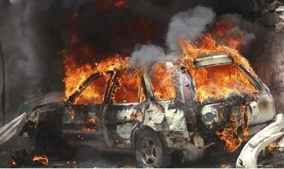 В столице Сомали террористы взорвали три машины перед отелем