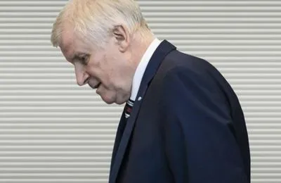 Глава МВД Германии намерен досрочно подать в отставку