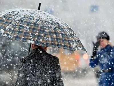 Завтра в Украине ожидается снег с дождем, местами гололед