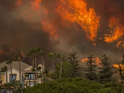 Трамп оголосив постраждалу від пожеж Каліфорнію зоною стихійного лиха