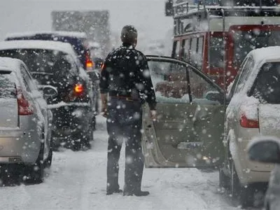 Снегопад нарушил график движения общественного транспорта
