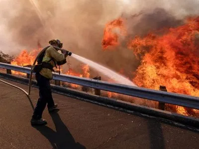 Пожежа на півночі Каліфорнії знищила понад 7 тисяч будинків