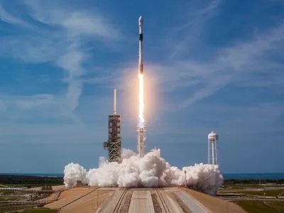 SpaceX запустила ракету з катарським супутником зв'язку