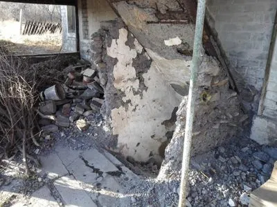 Під обстріл потрапив хутір на Луганщині, пошкоджено житлові будинки