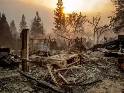 Кількість жертв природної пожежі у Каліфорнії наблизилася до 60 осіб