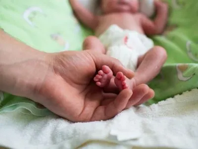 Большие проблемы маленьких детей: как в Украине спасают недоношенных малышей