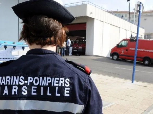 В Марселе бездомная облила кислотой шестерых посетителей кафе
