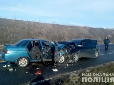 На Полтавщині сталося лобове зіткнення двох легкових автомобілів, є загиблий