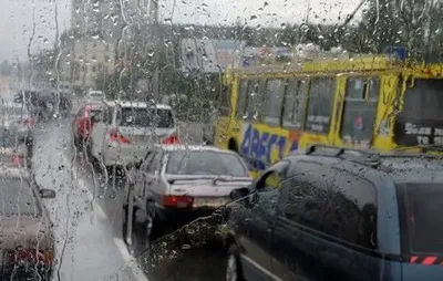 Негода паралізувала рух вулицями Одеси