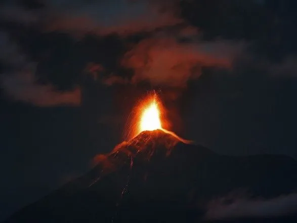 u-gvatemali-ogolosili-evakuatsiyu-cherez-nove-viverzhennya-vulkanu