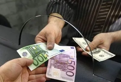Нацбанк на 21 листопада знизив ціну на євро