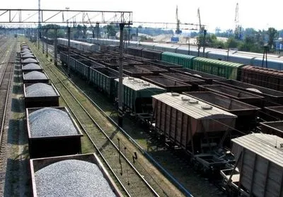 Железная дорога уменьшила перевозки грузов