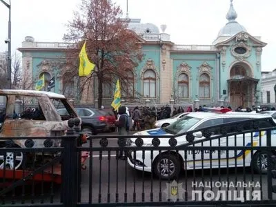 В правительственный квартал Киева стянули более 800 правоохранителей