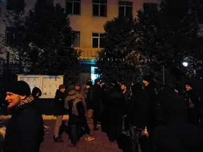 Затриманих біля Будинку профспілок ультраправих активістів відпустили
