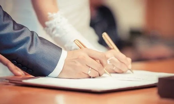 Рада провалила упрощения регистрации брака для жителей оккупированных территорий