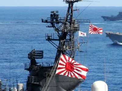 СМИ: с японского сторожевого корабля смыло часть боезапаса