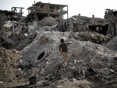 Сирійські ЗМІ: більше 10 людей загинули при ударах коаліції на чолі з США в Дейр-ез-Зорі