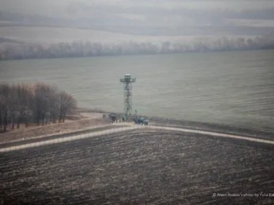 Украина уже обустроила половину границы с РФ - Аваков