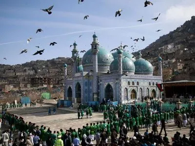 В Афганистане при взрыве смертника в мечети погибли 26 военнослужащих