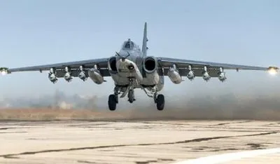 У мережі з’явилося відео прольоту російських Су-25 над Керченським мостом