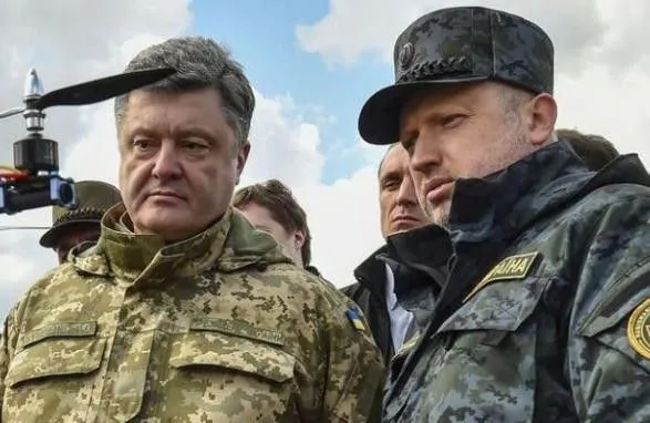 Нардепы выступили против военного положения по сценарию Порошенко