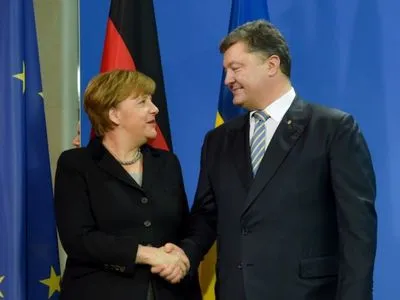 Порошенко і Меркель обговорять російську ескалацію в Азовському морі