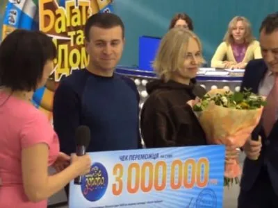 Житель Черкасс потратит выигранные в лотерею 3 млн грн на жилье, путешествия и семью