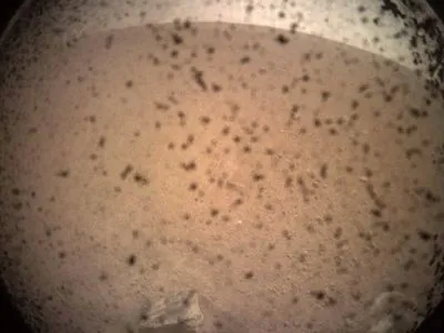 NASA опубликовало первое фото Марса с марсианского зонда