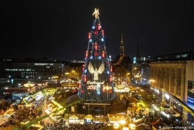 У Дортмунді встановили найбільшу у світі різдвяну ялинку