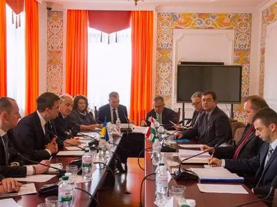 Украина и Венгрия собрались на обсуждение проблемных вопросов