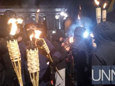 К МВД двинулаось факельное шествие к годовщине разгона Евромайдана