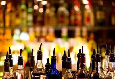 Понад 70% американців регулярно купують алкогольні напої
