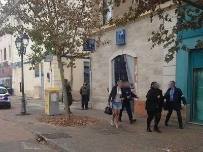 Во Франции женщина пригрозила взорвать отделение банка
