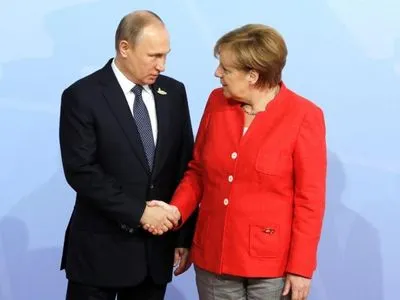 Меркель і Путін домовилися задіяти "нормандський формат"