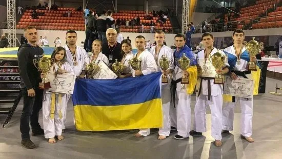 ukrayintsi-viboroli-56-medaley-na-kubku-yevropi-z-karate